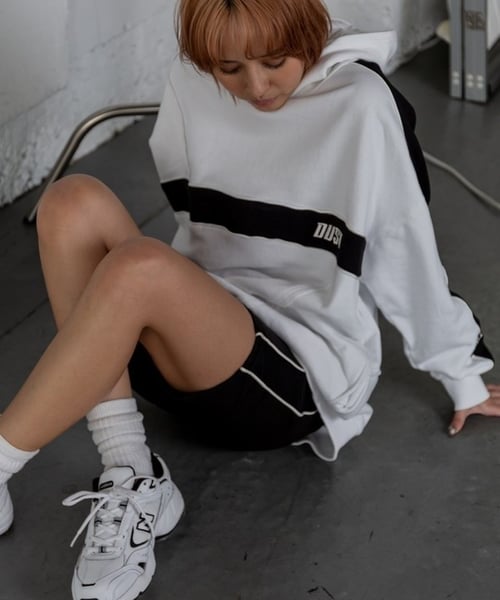 Bicolor piping hoodie pullover